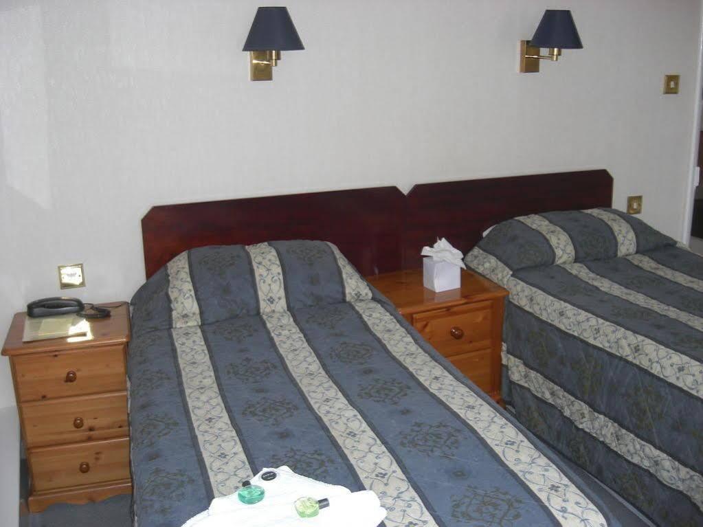 Yelf'S Hotel Ryde  Εξωτερικό φωτογραφία