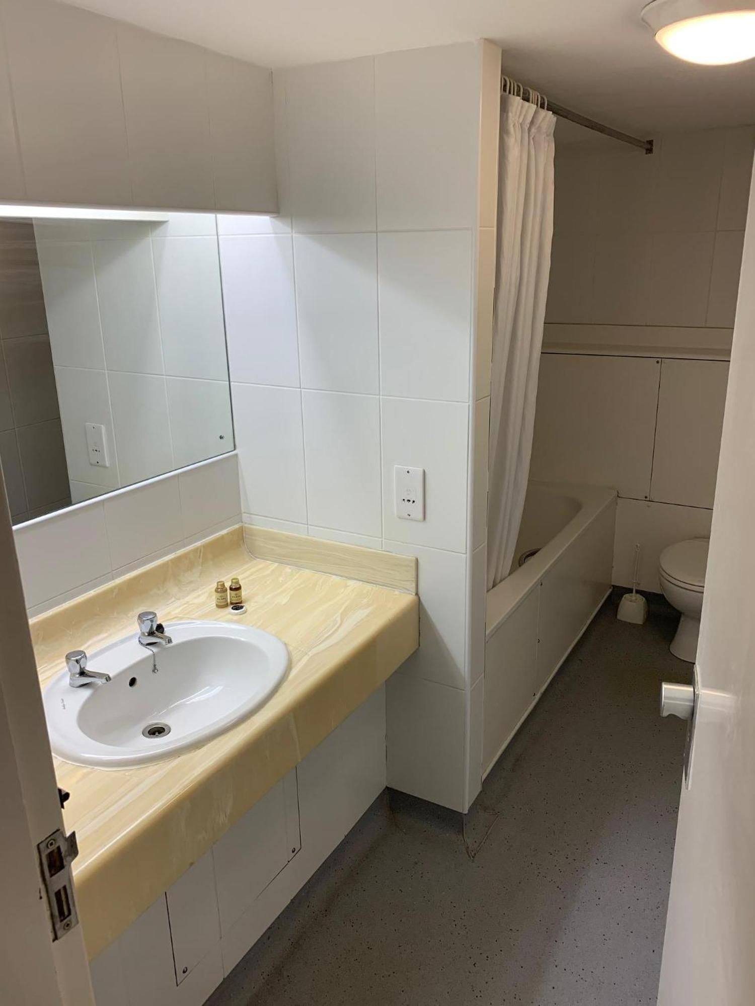 Yelf'S Hotel Ryde  Δωμάτιο φωτογραφία