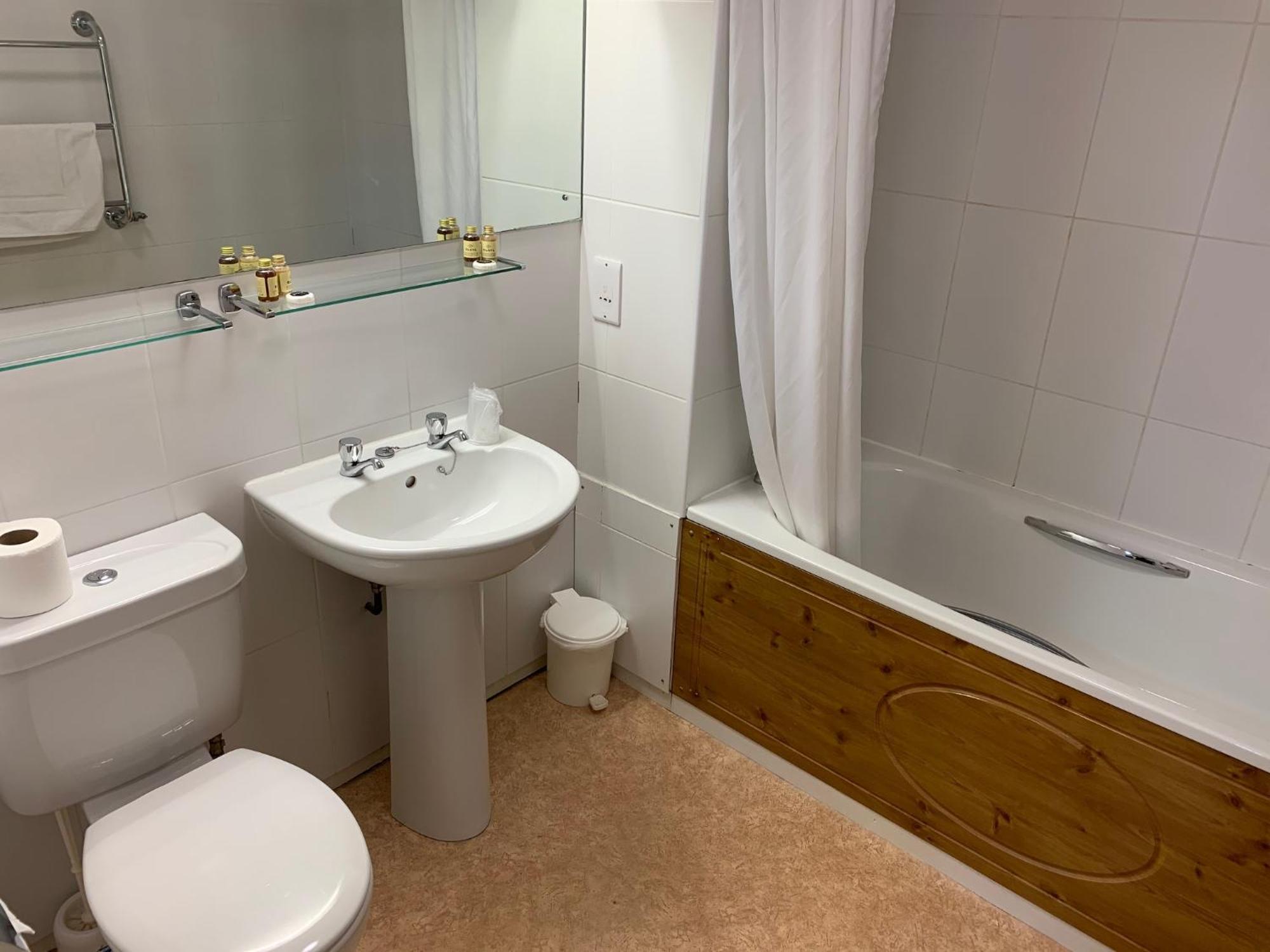 Yelf'S Hotel Ryde  Δωμάτιο φωτογραφία